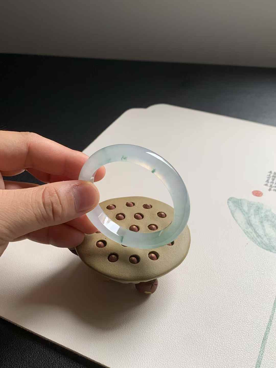 冰底飘花正圈翡翠手镯~