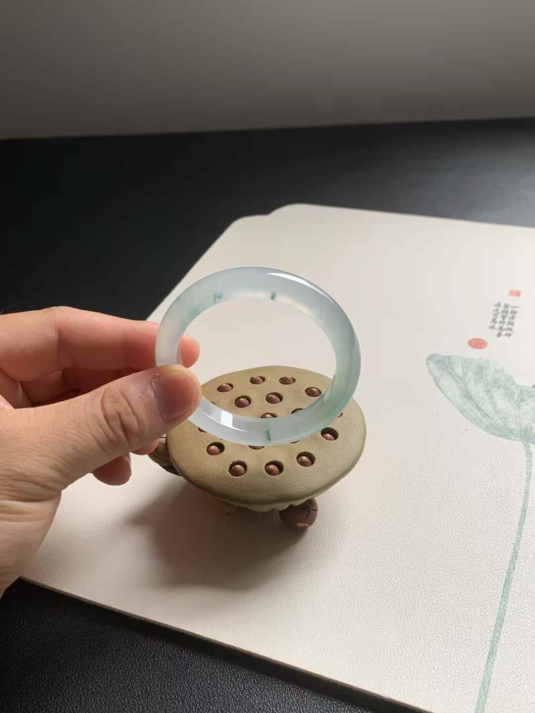 冰底飘花正圈翡翠手镯~