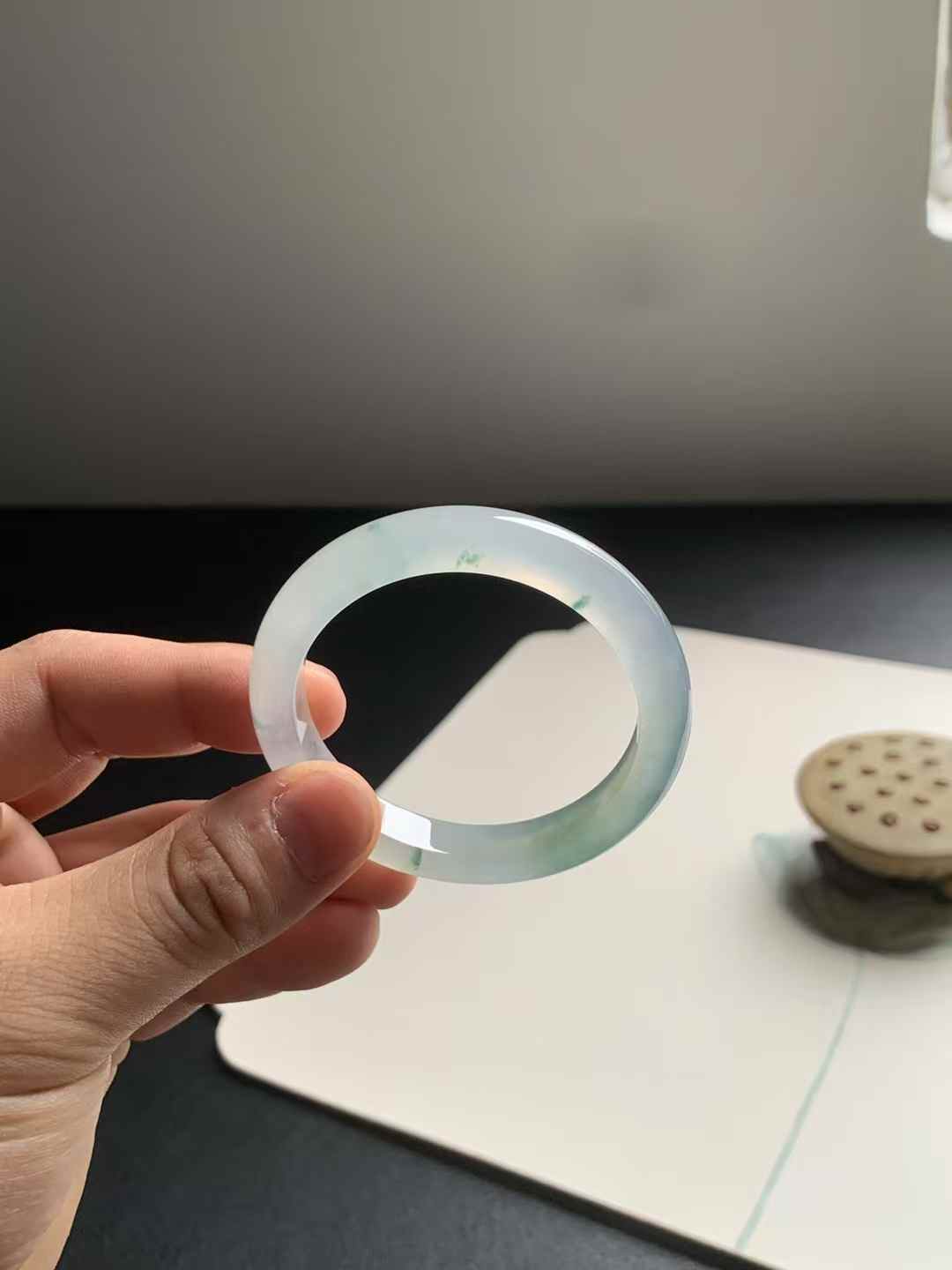 冰底飘花正圈翡翠手镯~