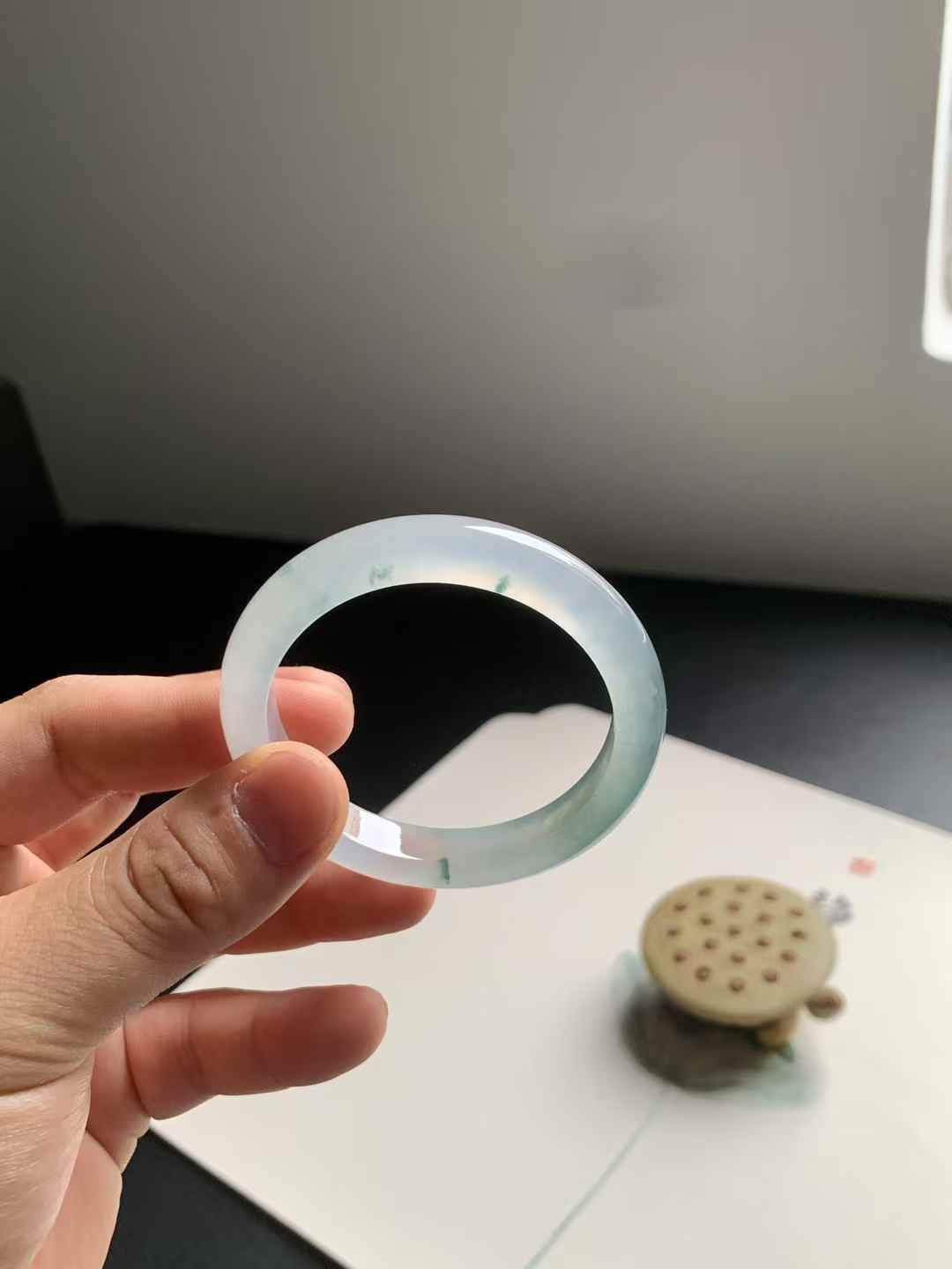 冰底飘花正圈翡翠手镯~
