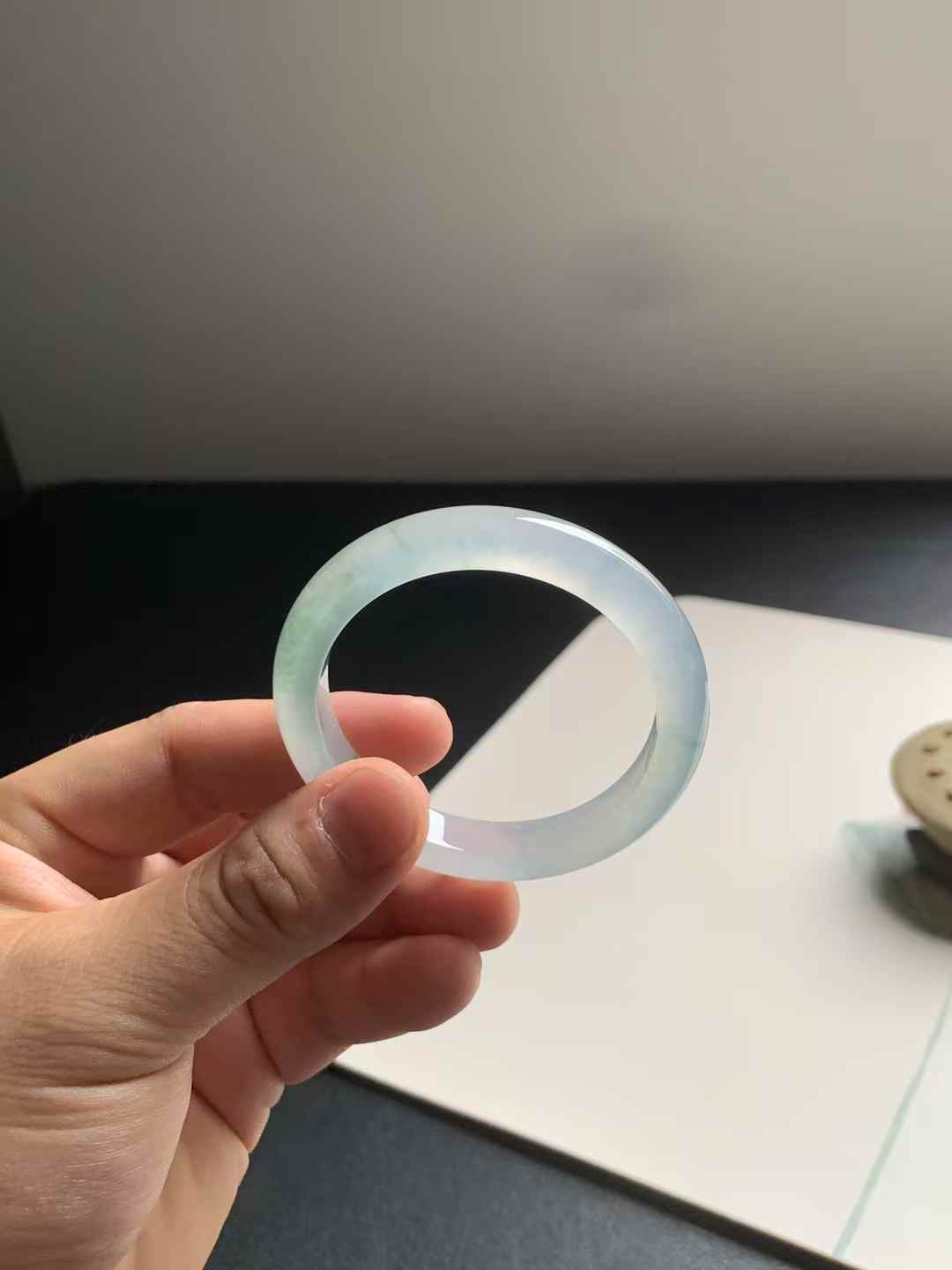 冰底飘花正圈翡翠手镯~