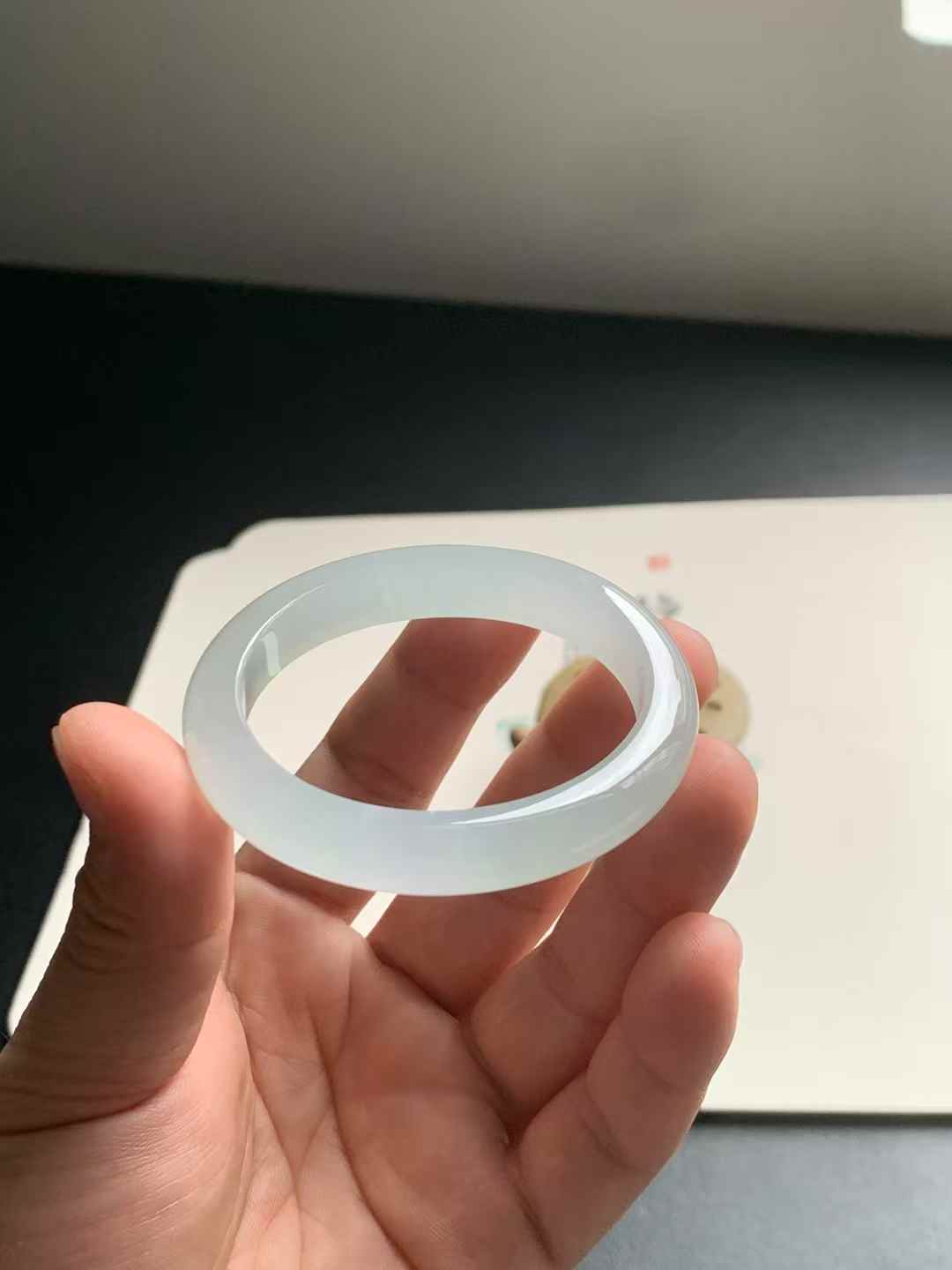 冰胶晴底贵妃翡翠手镯