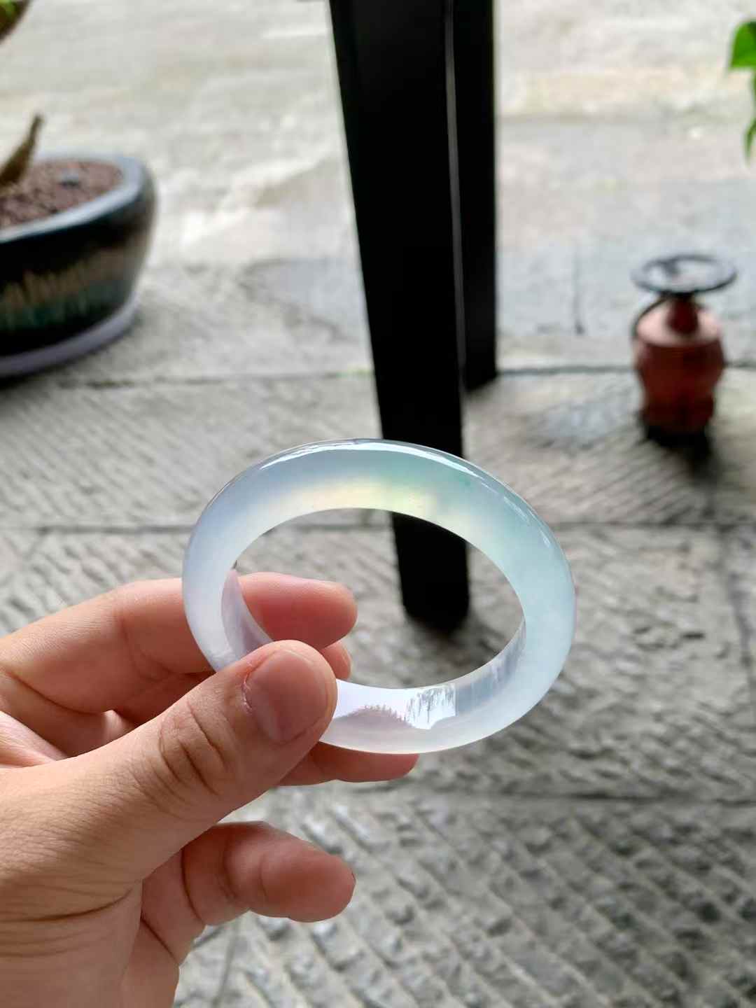 玻璃底金丝绿正圈翡翠手镯