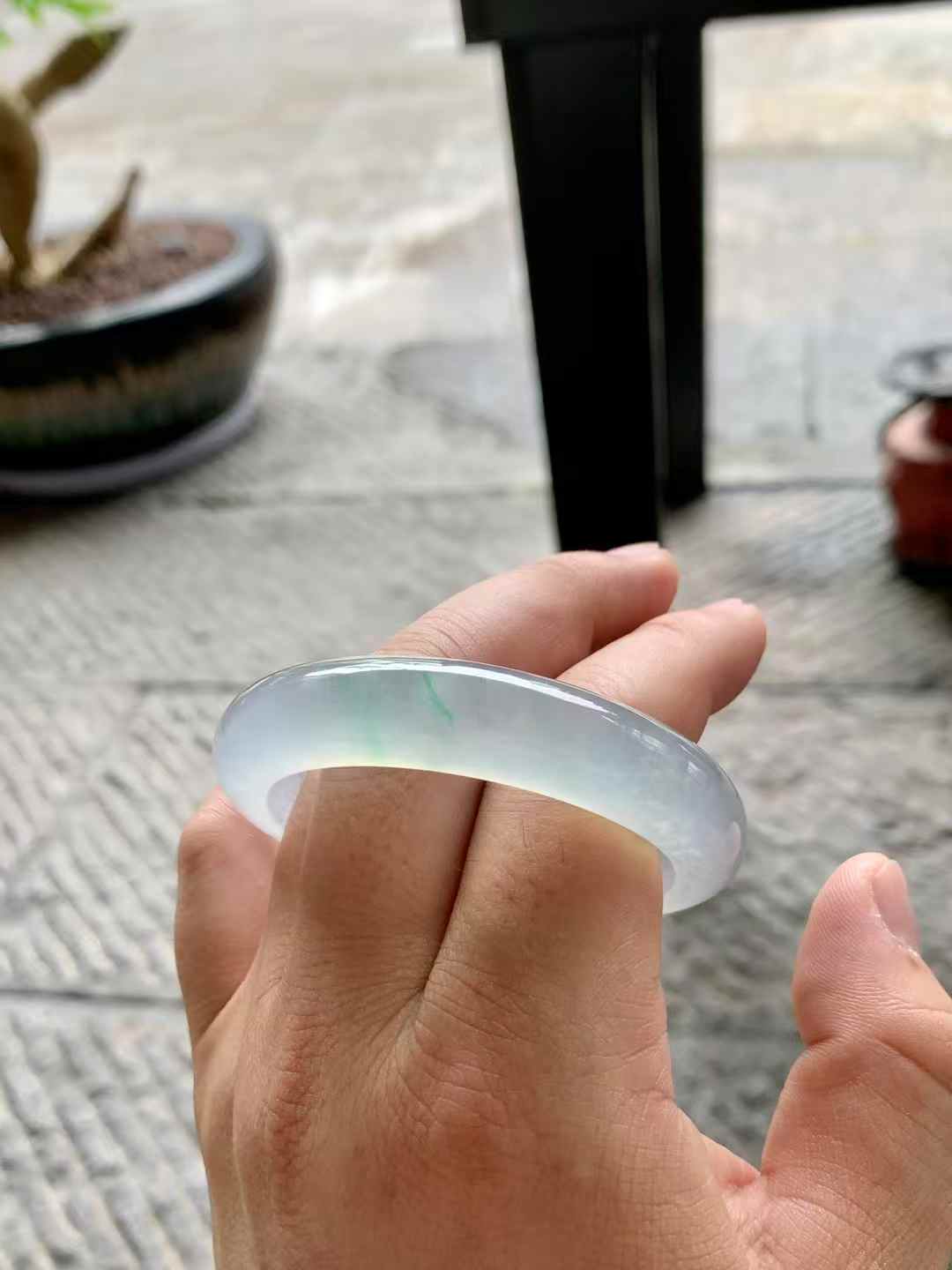 玻璃底金丝绿正圈翡翠手镯