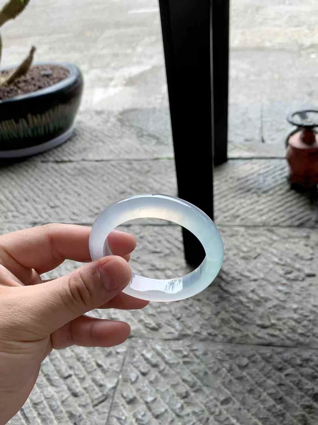 玻璃底金丝绿正圈翡翠手镯