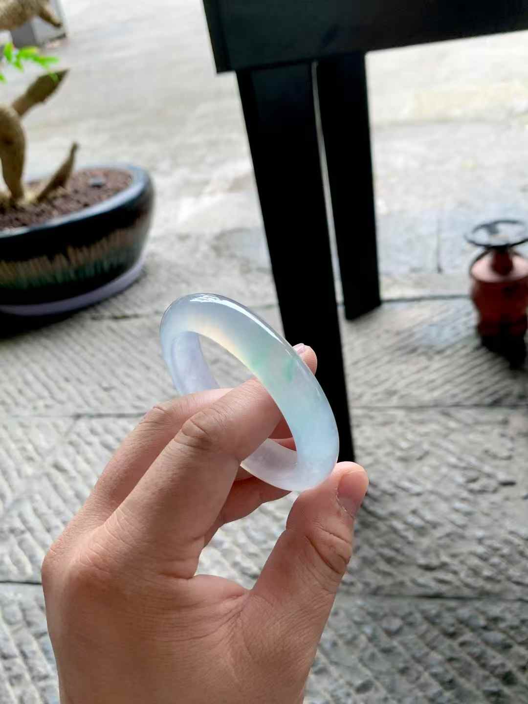 玻璃底金丝绿正圈翡翠手镯