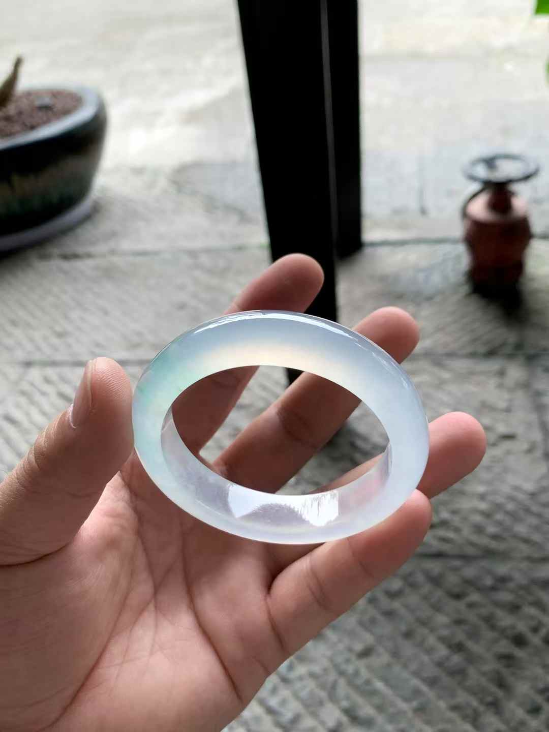玻璃底金丝绿正圈翡翠手镯