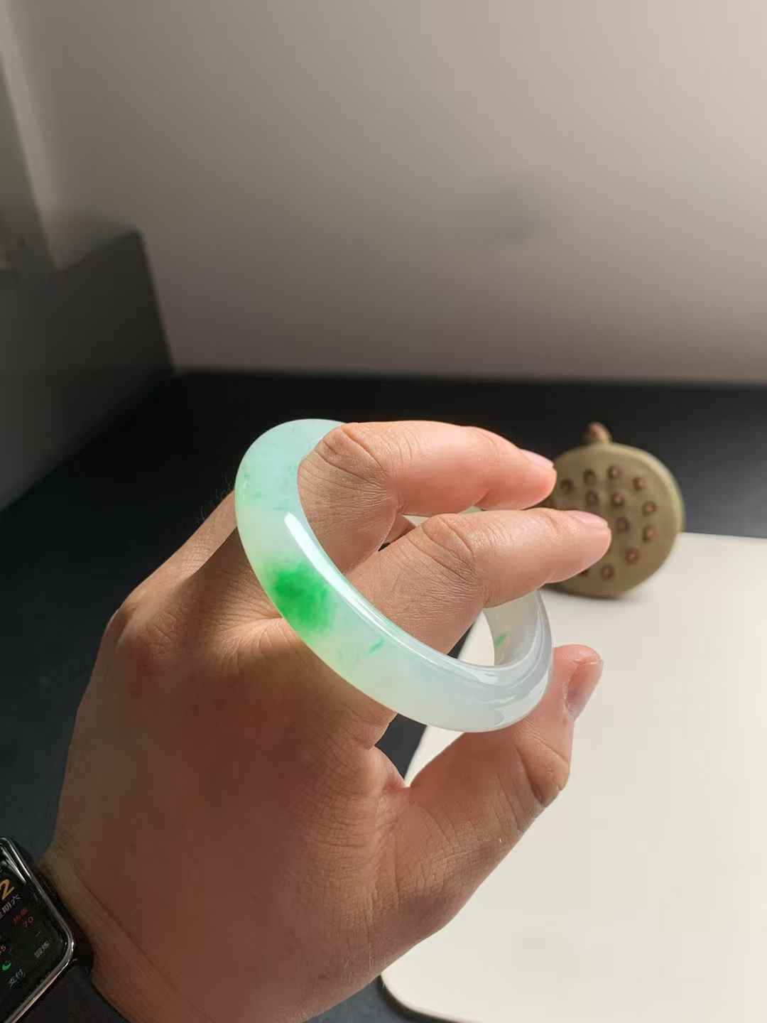 冰糯种阳绿正圈翡翠手镯