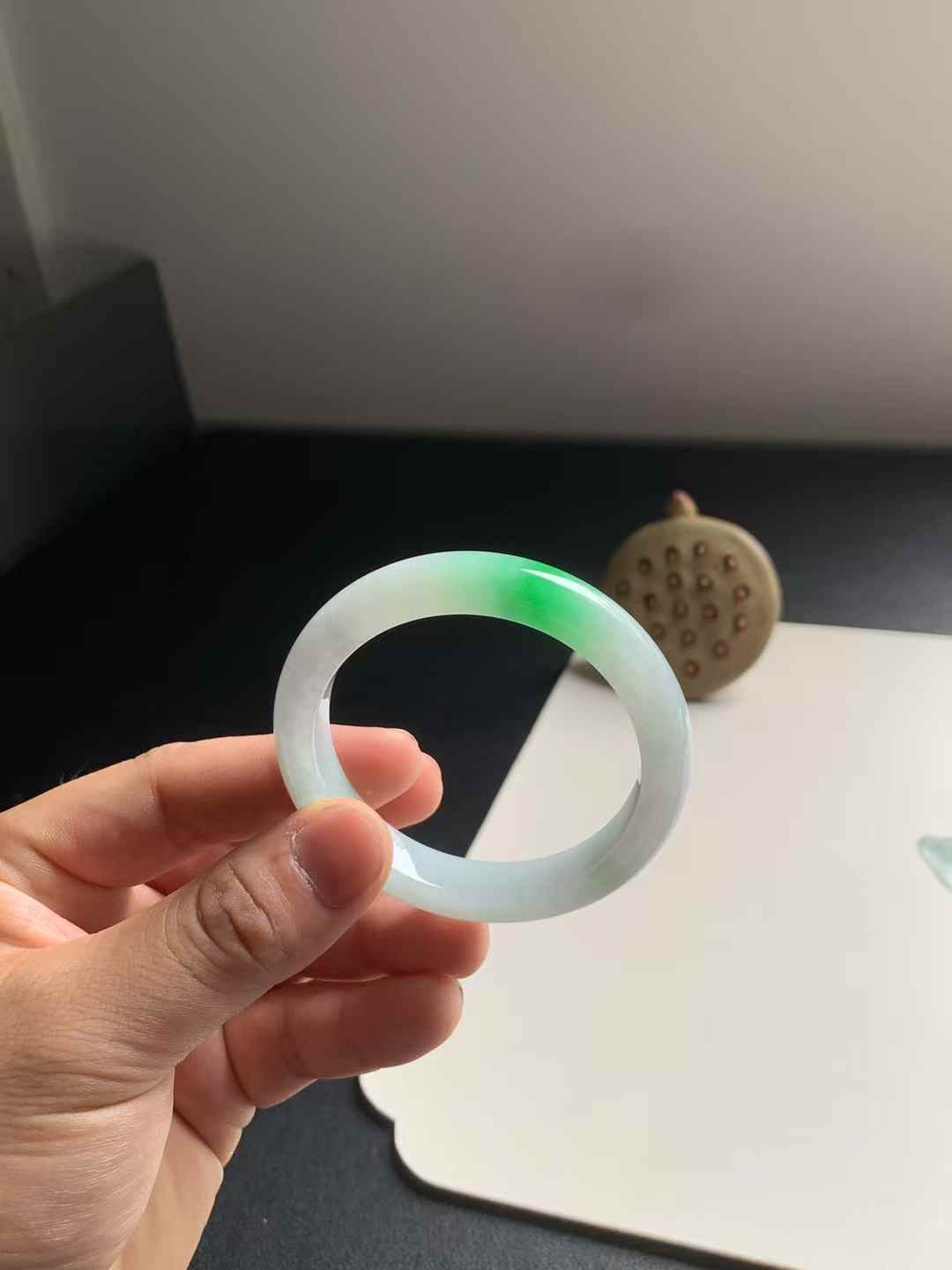 白底青正圈翡翠手镯