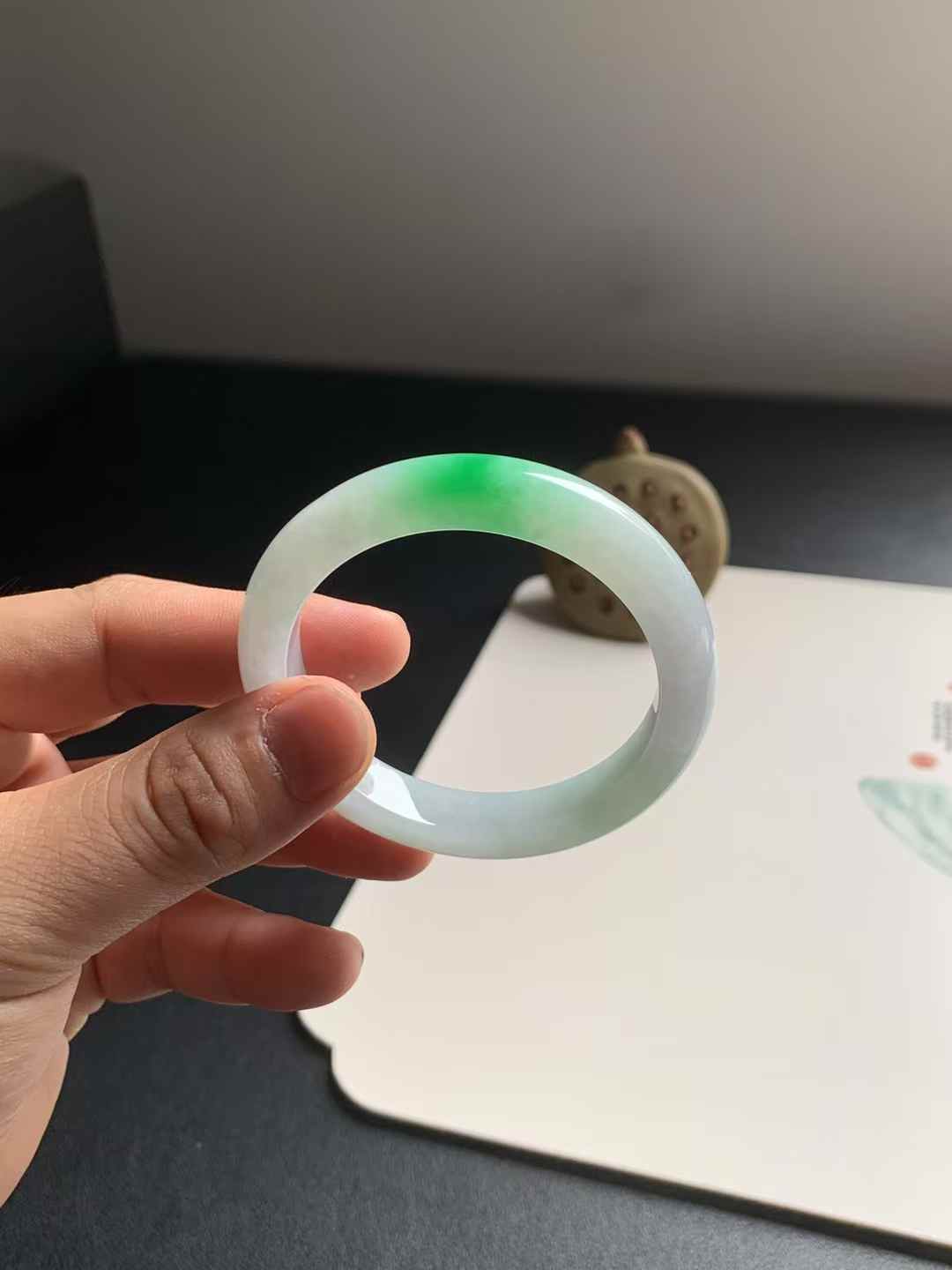 白底青正圈翡翠手镯