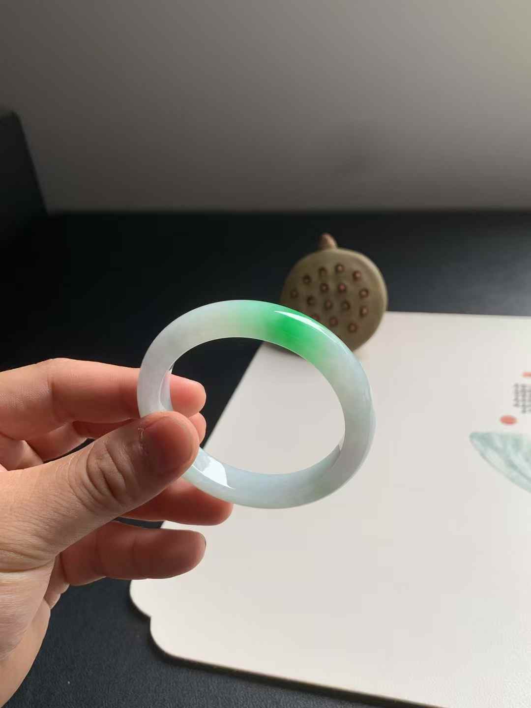 白底青正圈翡翠手镯