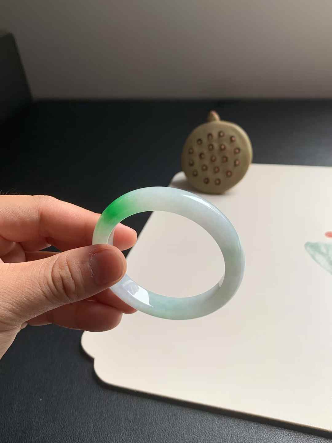 白底青正圈翡翠手镯