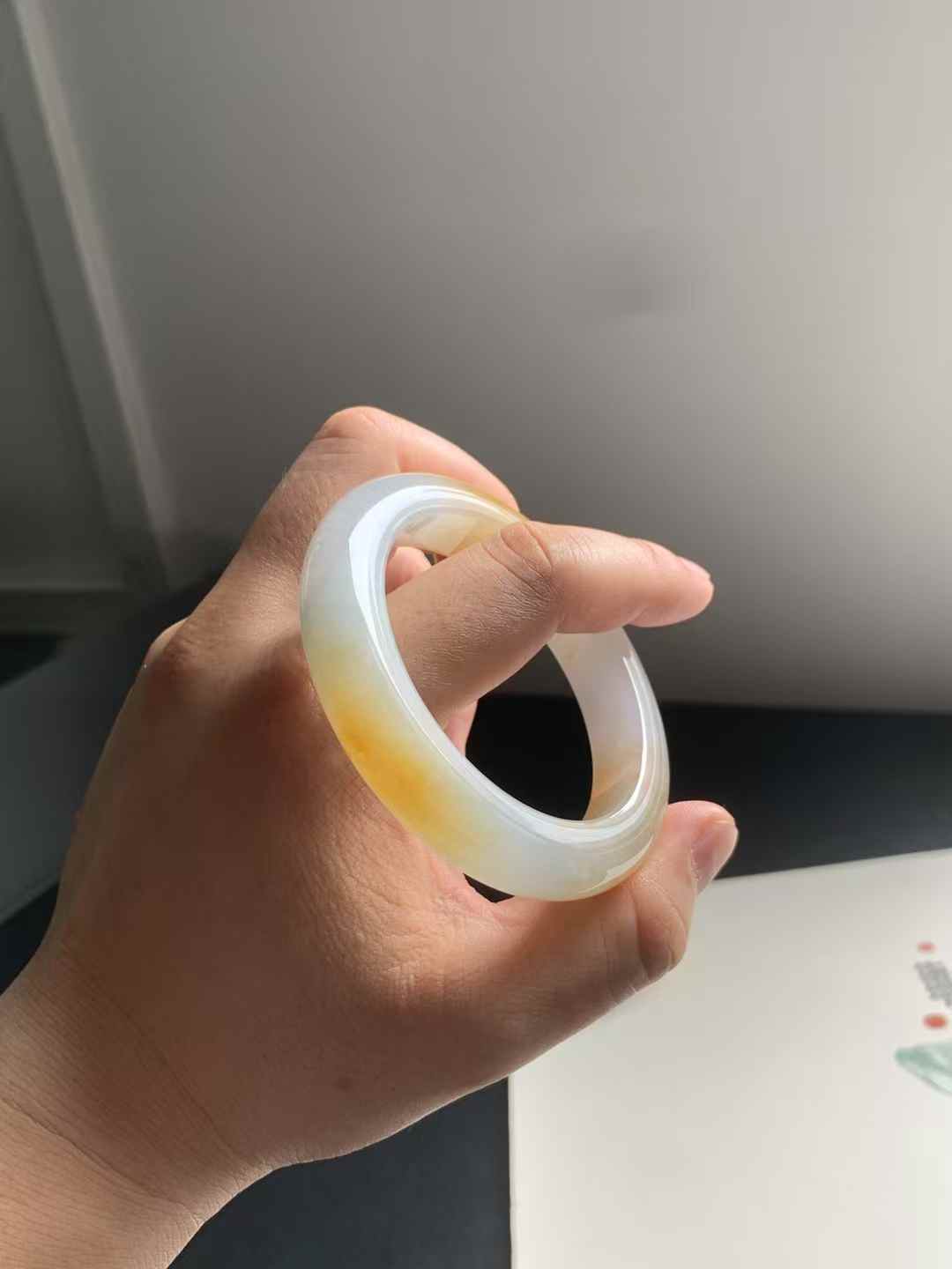 冰糯种黄翡正圈翡翠手镯