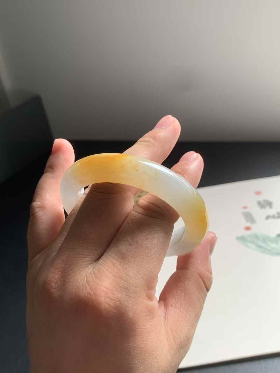 冰糯种黄翡正圈翡翠手镯