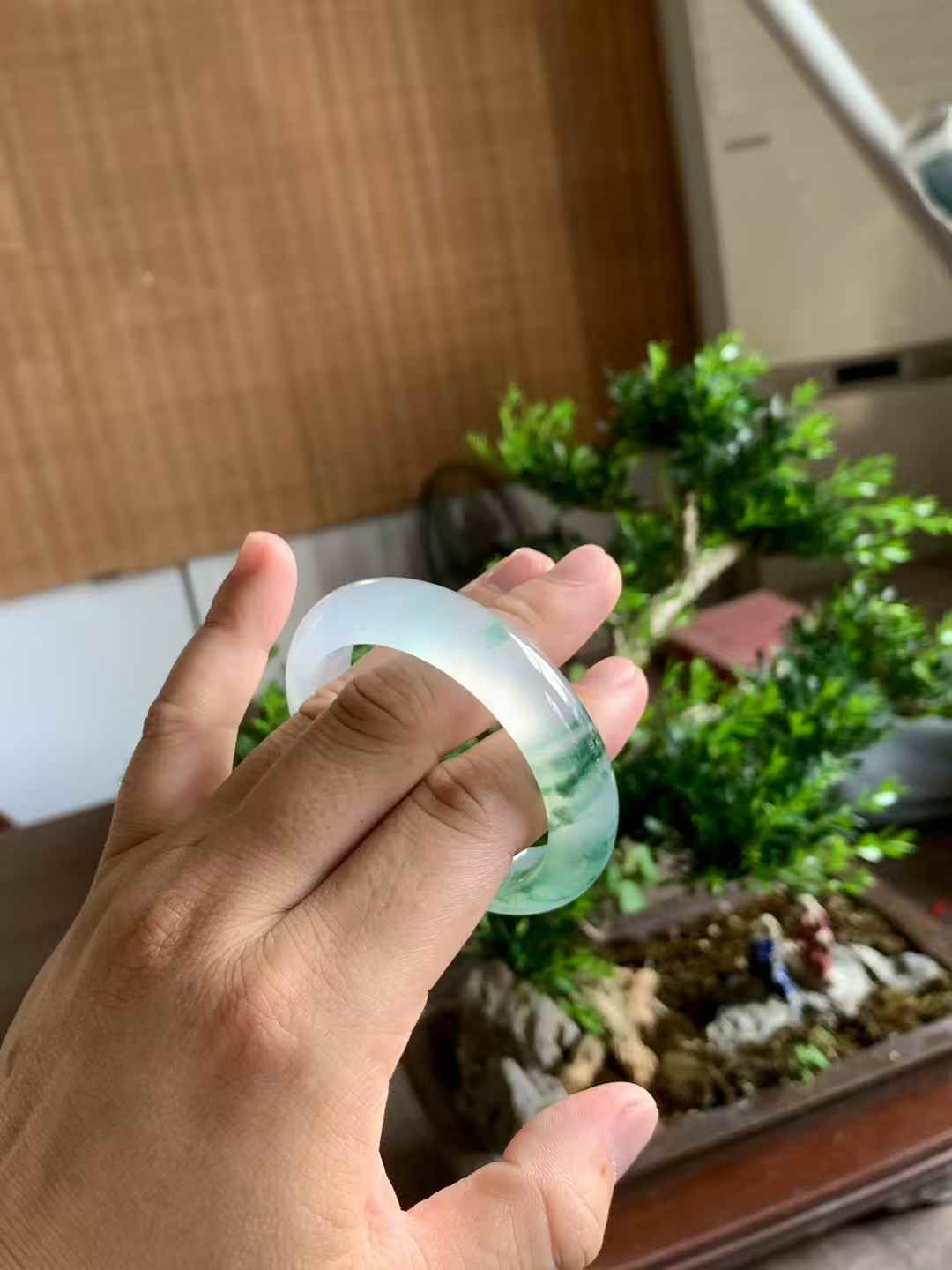 高冰底飘花正圈翡翠手镯