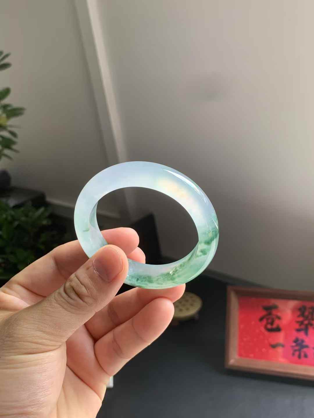 高冰底飘花正圈翡翠手镯