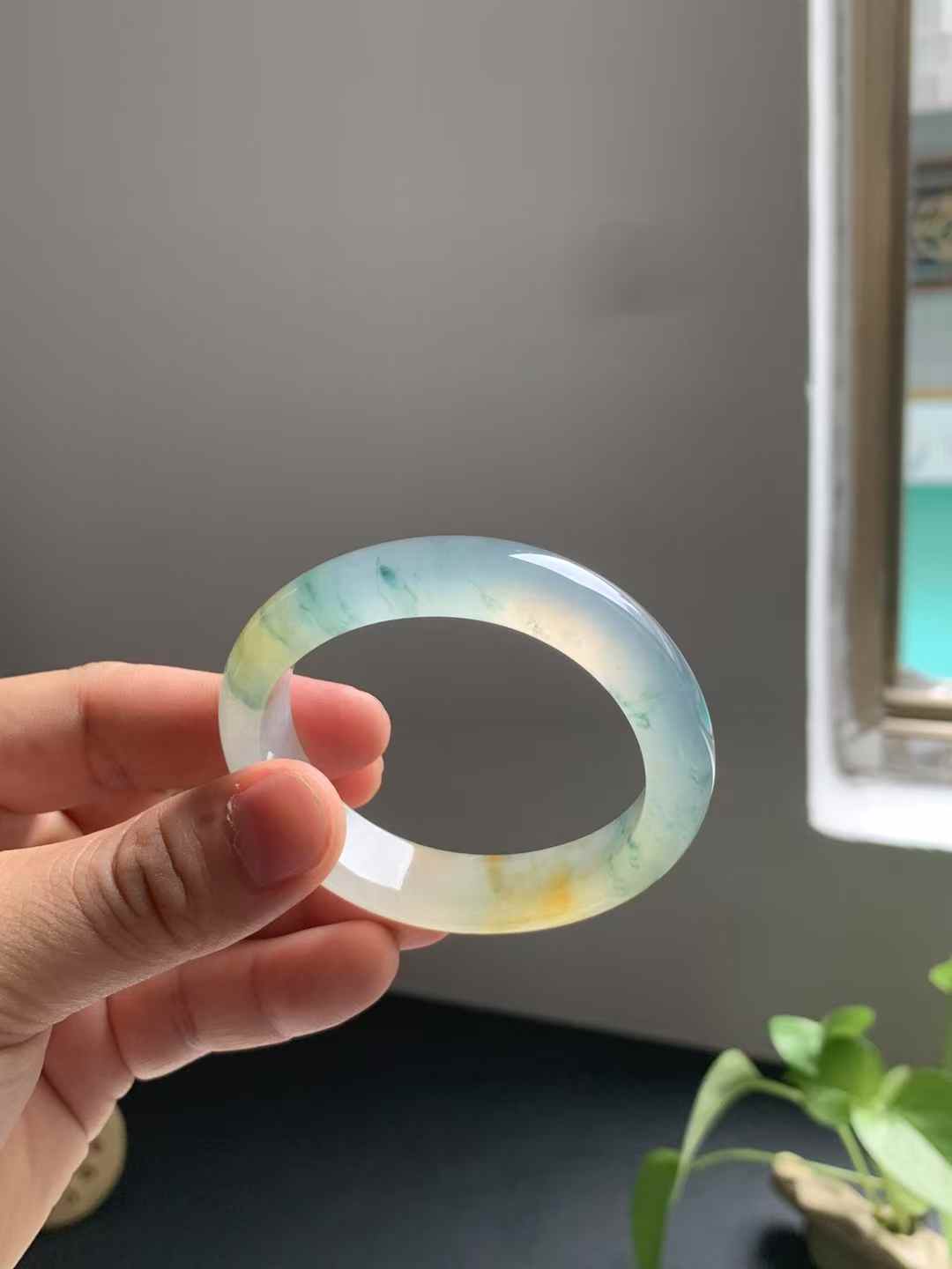 高冰底黄翡飘花贵妃翡翠手镯