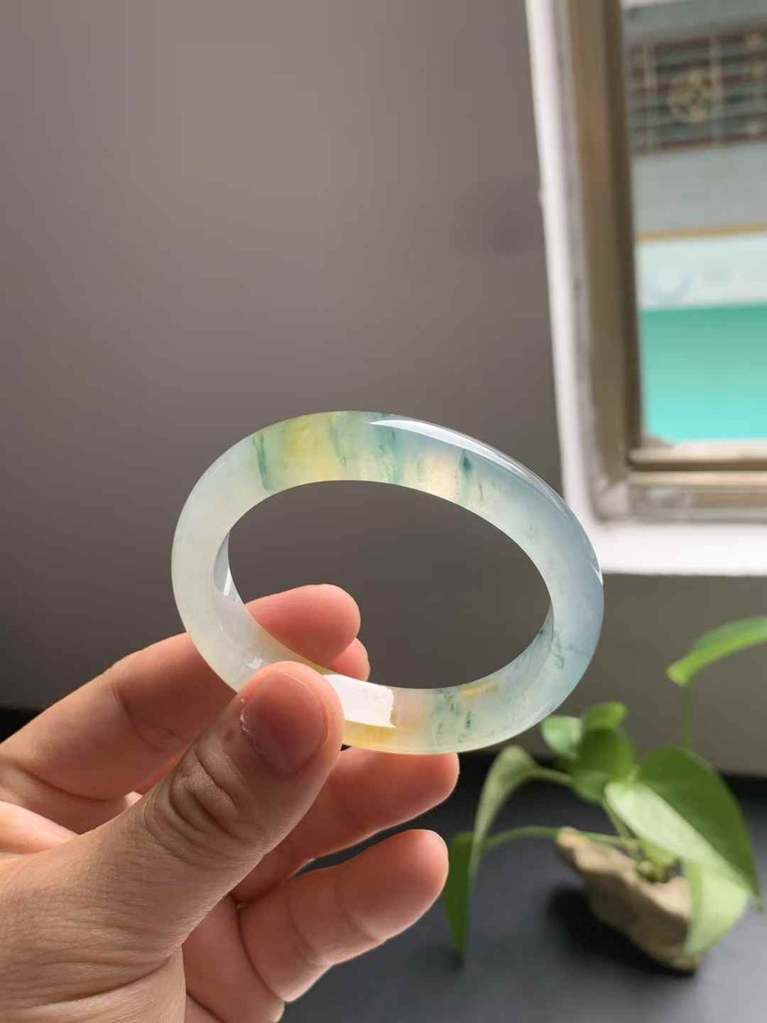 高冰底黄翡飘花贵妃翡翠手镯