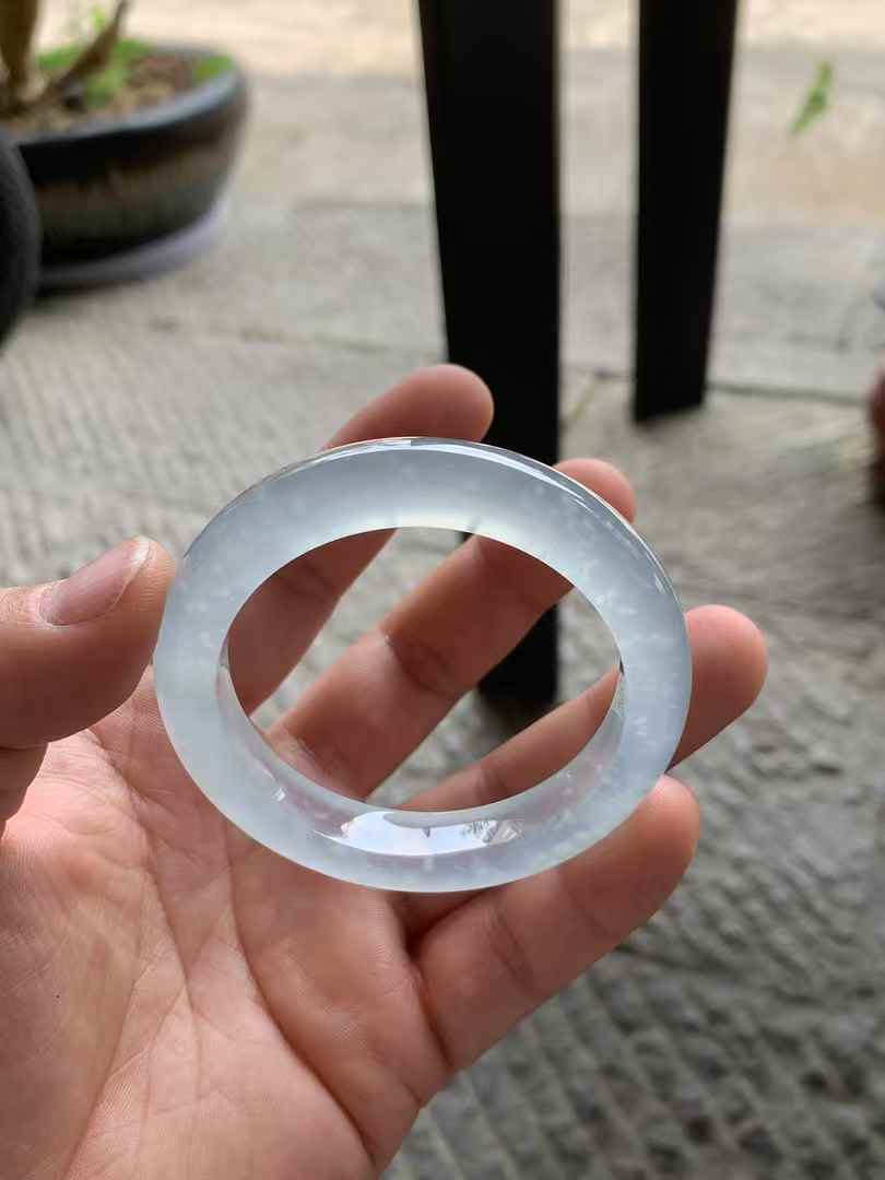 玻璃底木那正圈翡翠手镯