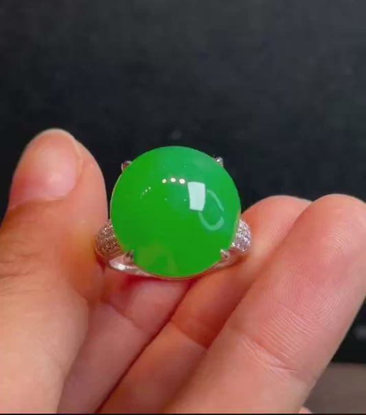满绿简镶饱满正圆蛋面戒指