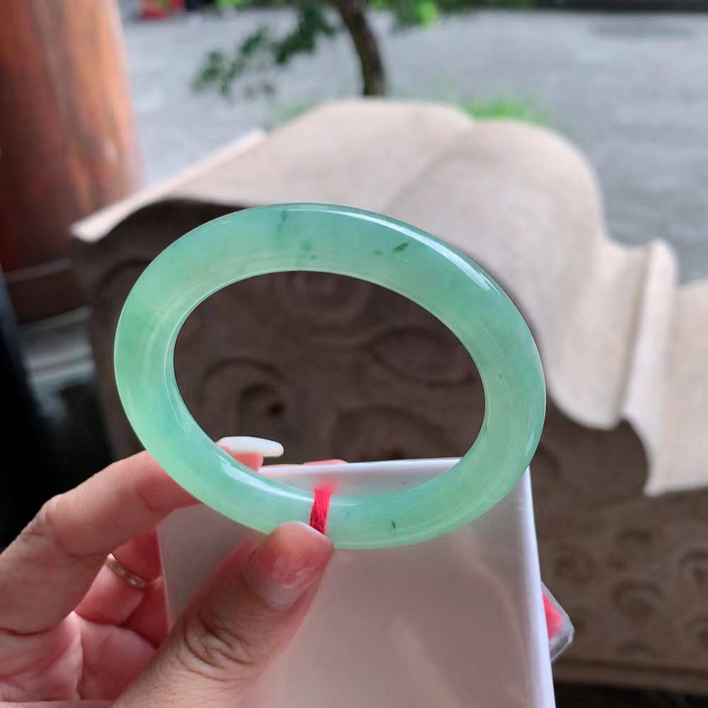 🍃圆条冰阳绿翡翠手镯