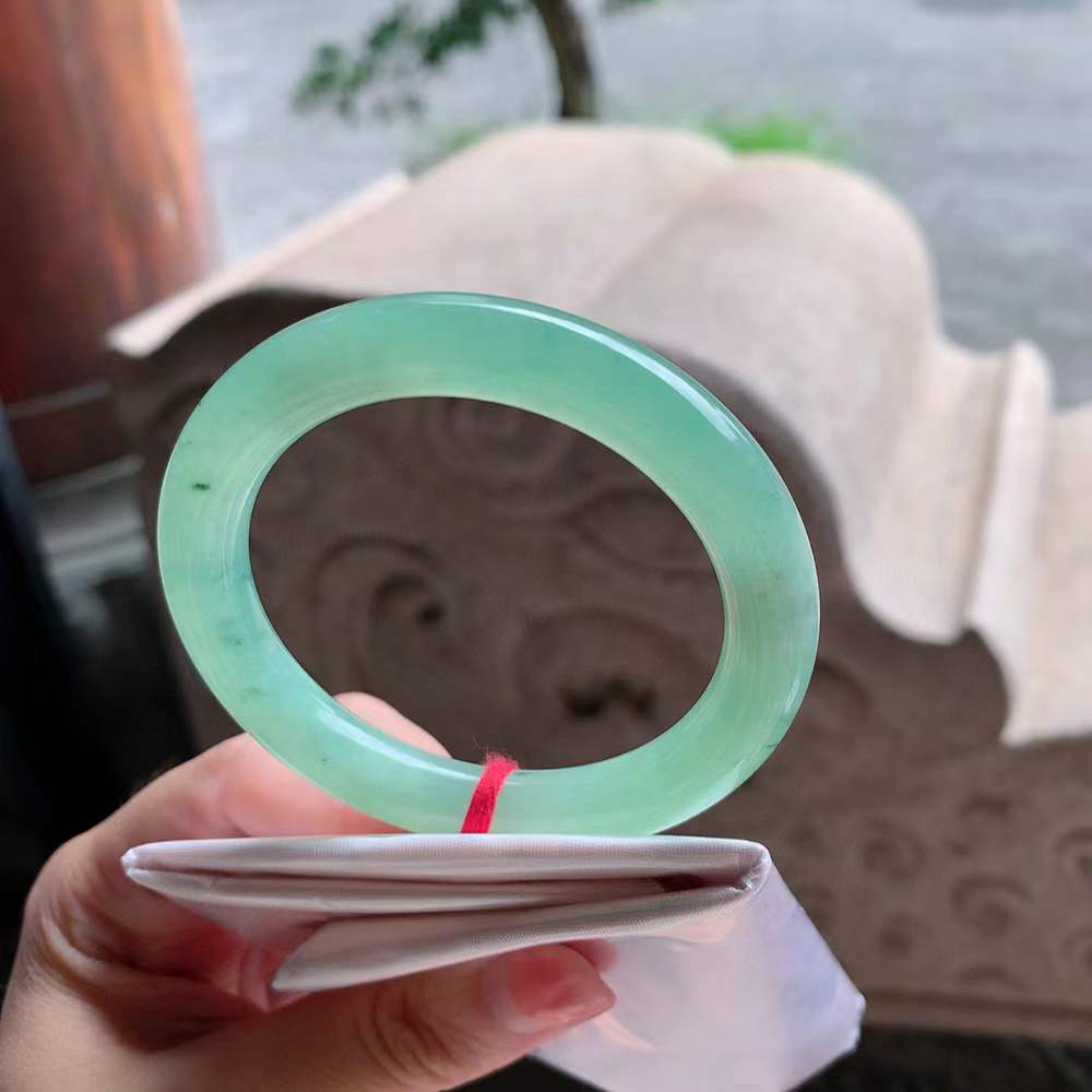 🍃圆条冰阳绿翡翠手镯