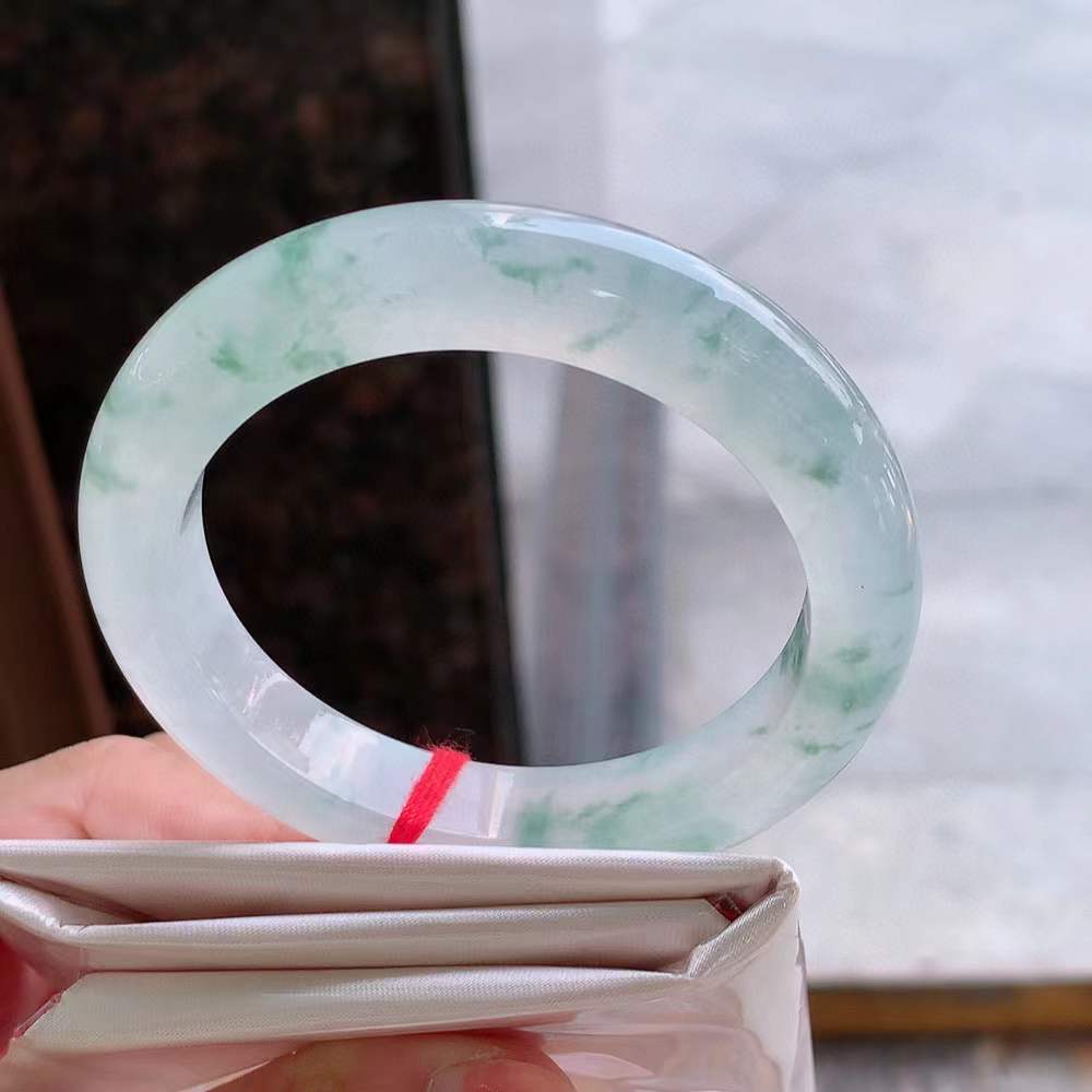 🍃正圈冰玻飘花翡翠手镯