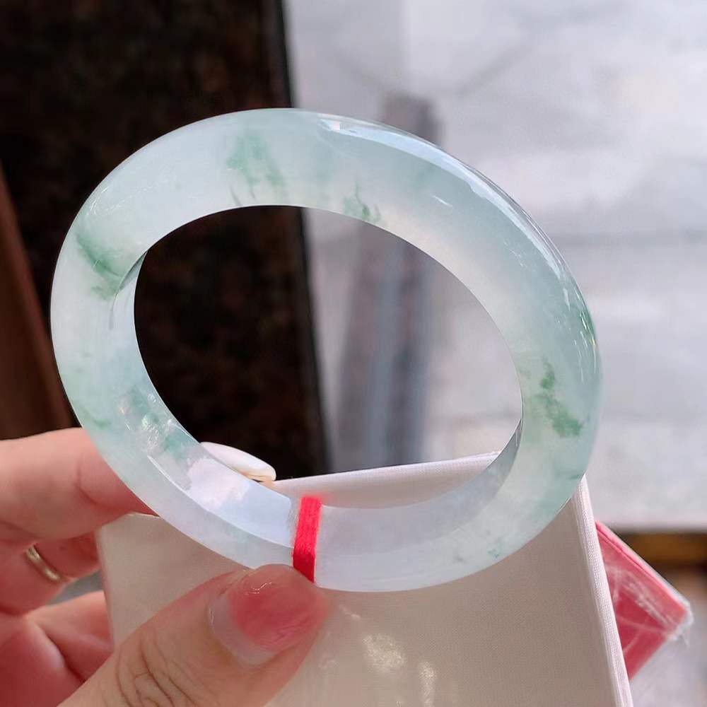 🍃正圈冰玻飘花翡翠手镯