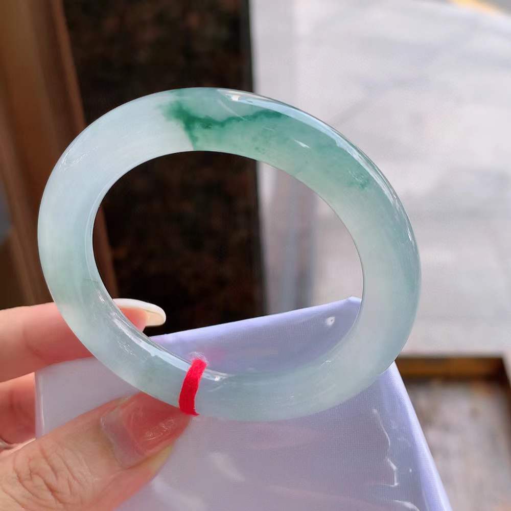圆条冰玻飘花翡翠手镯