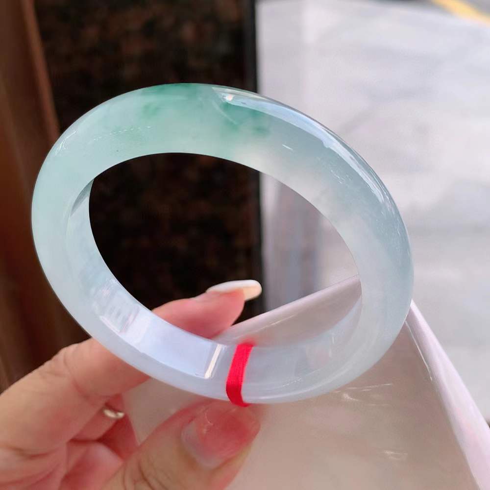 🍃正圈冰玻飘花翡翠手镯