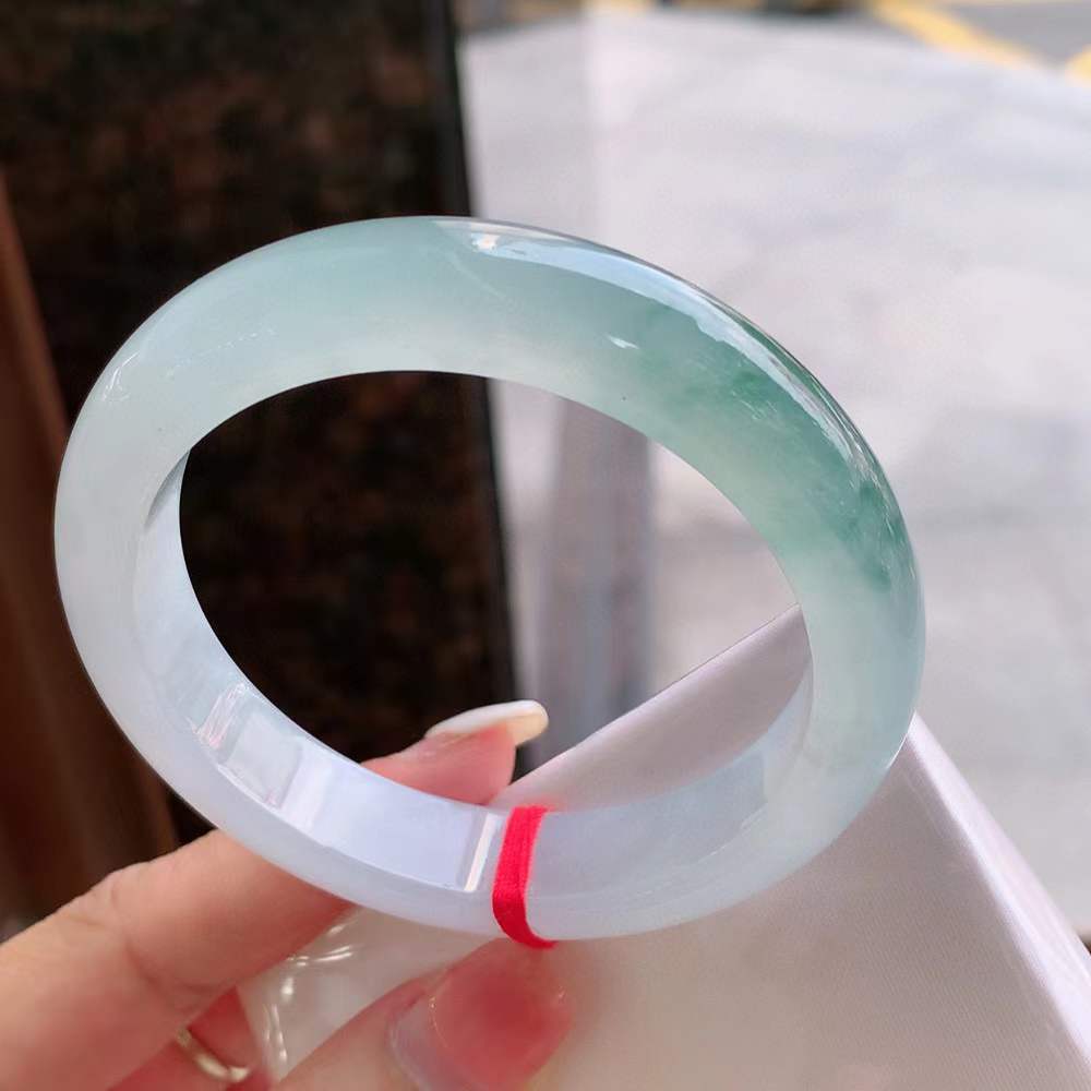 🍃正圈冰玻飘花翡翠手镯