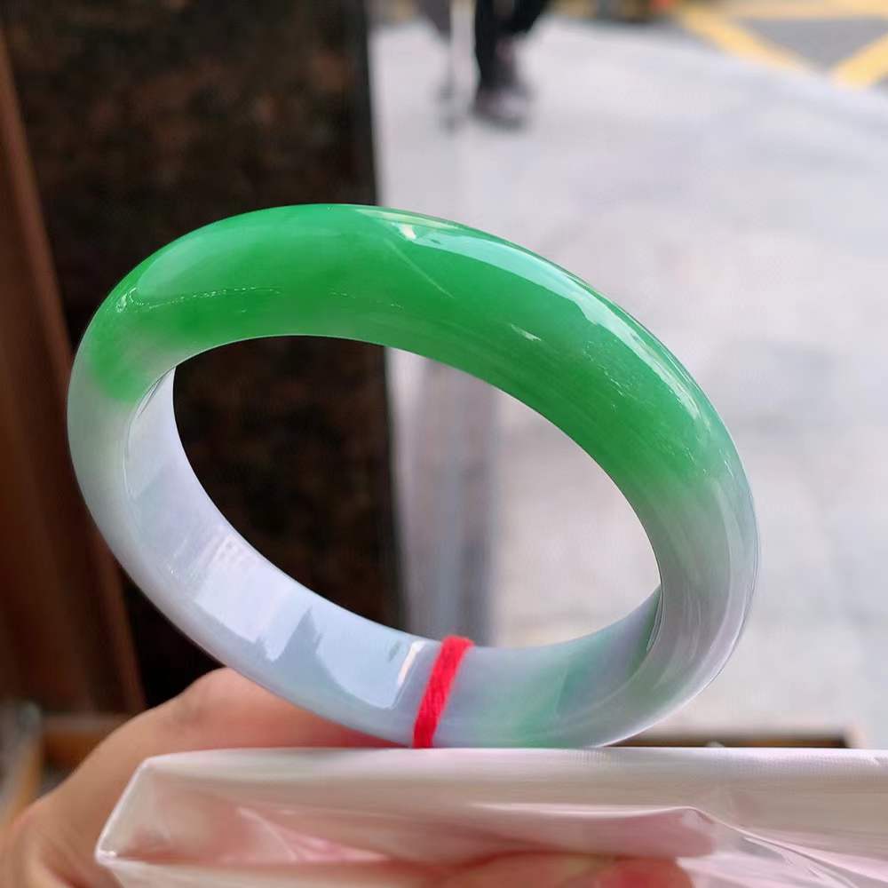 🍃正圈满色春彩翡翠手镯