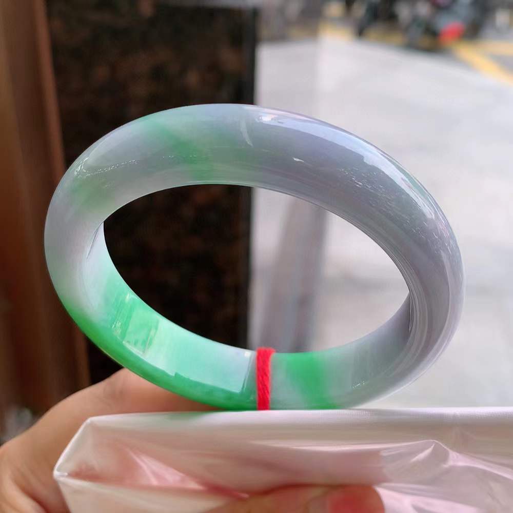 🍃正圈满色春彩翡翠手镯