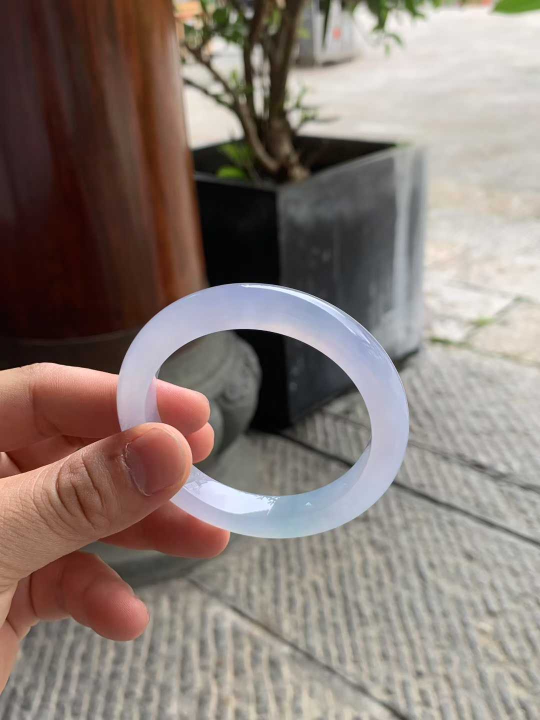 冰胶春彩正圈翡翠手镯