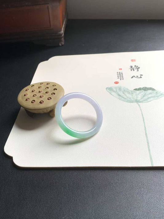 新货速递📦 冰糯种阳绿圆条翡翠手镯