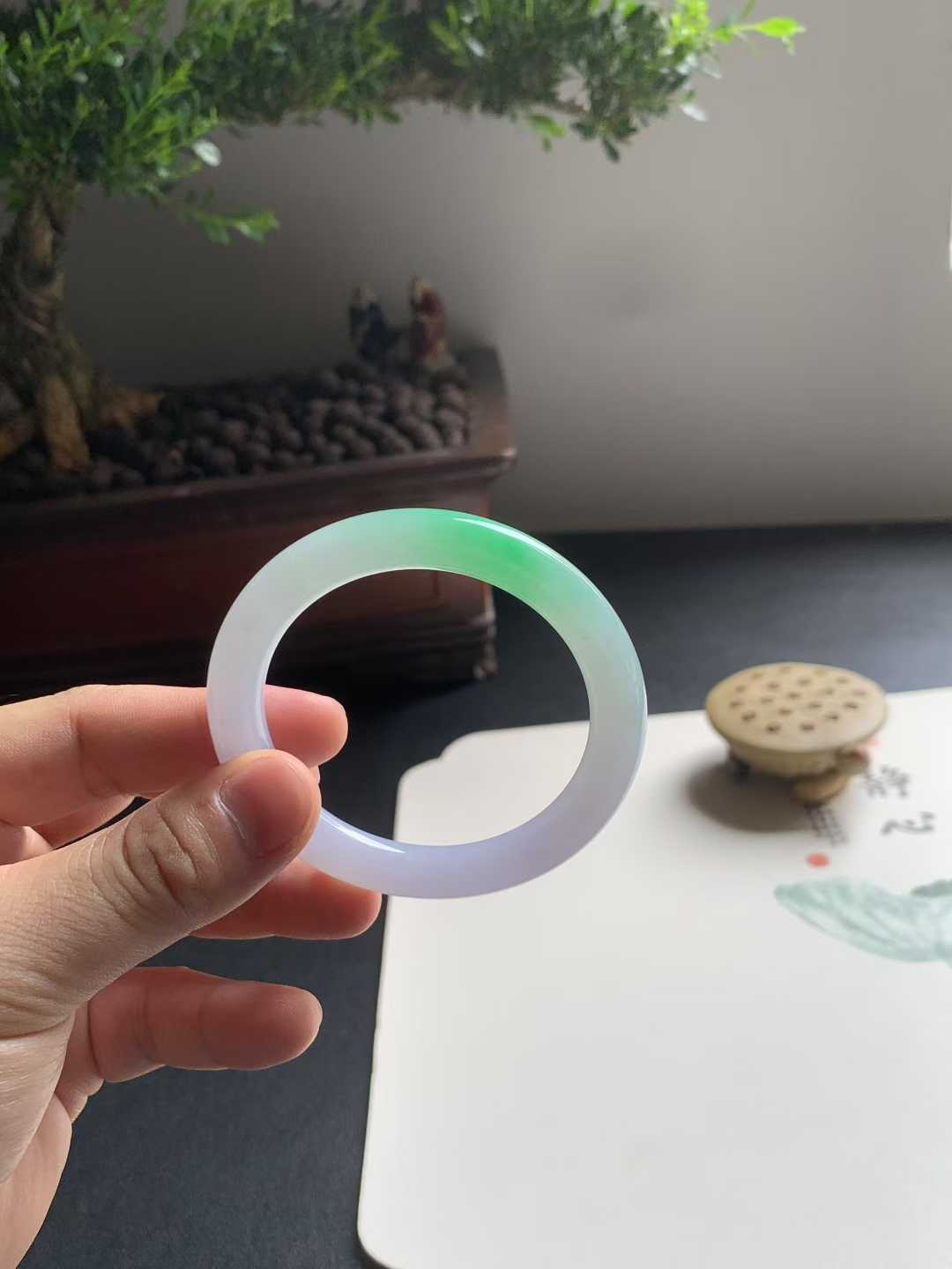 新货速递📦 冰糯种阳绿圆条翡翠手镯