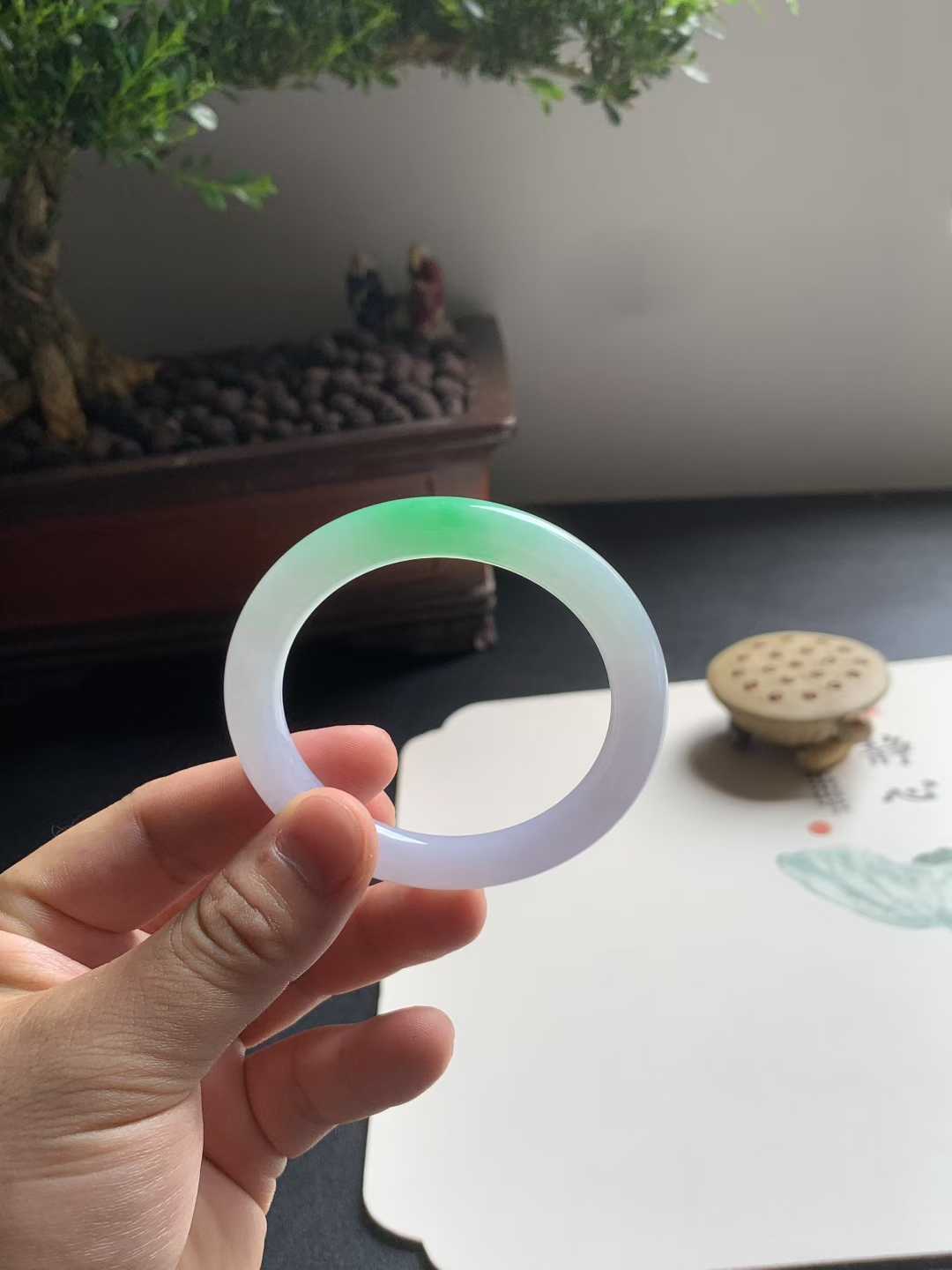 新货速递📦 冰糯种阳绿圆条翡翠手镯