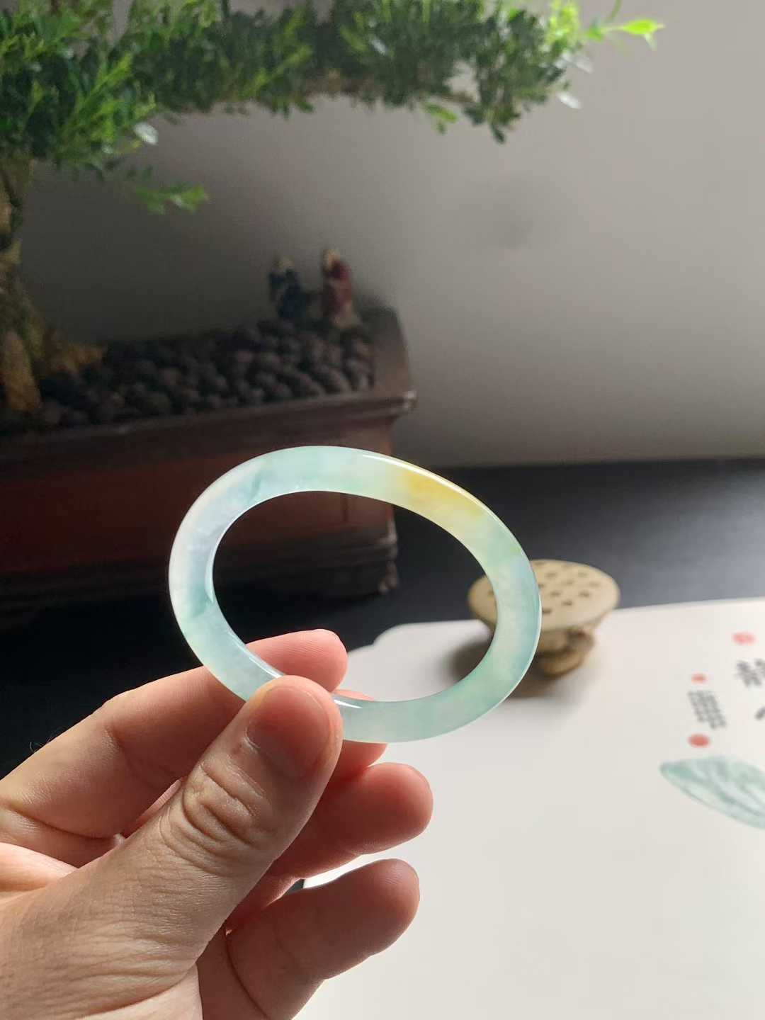 冰种黄加绿贵妃翡翠手镯