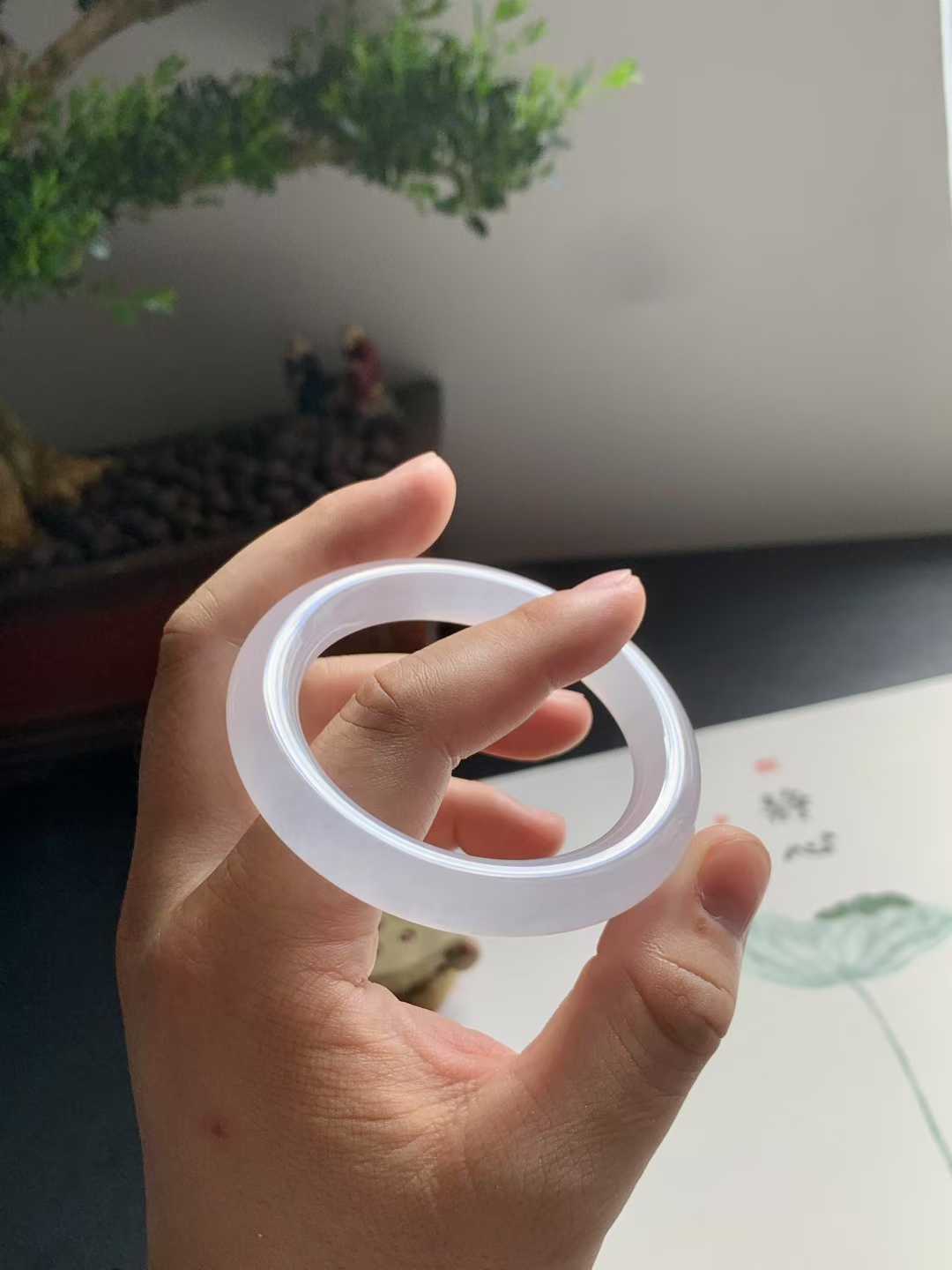 冰种白月光圆条翡翠手镯