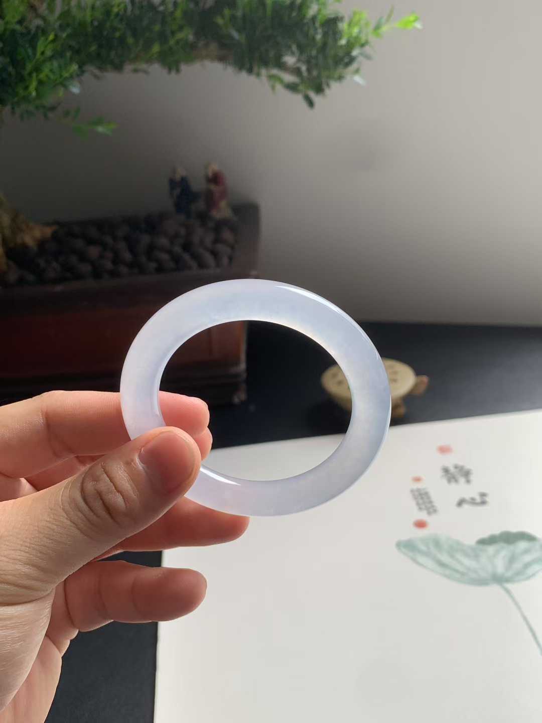 冰种白月光圆条翡翠手镯