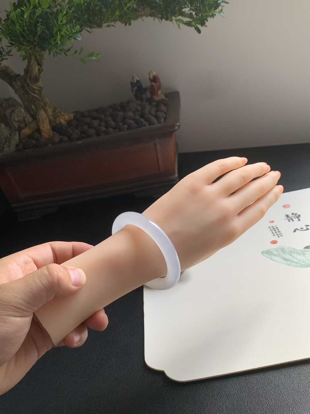 冰种白月光圆条翡翠手镯