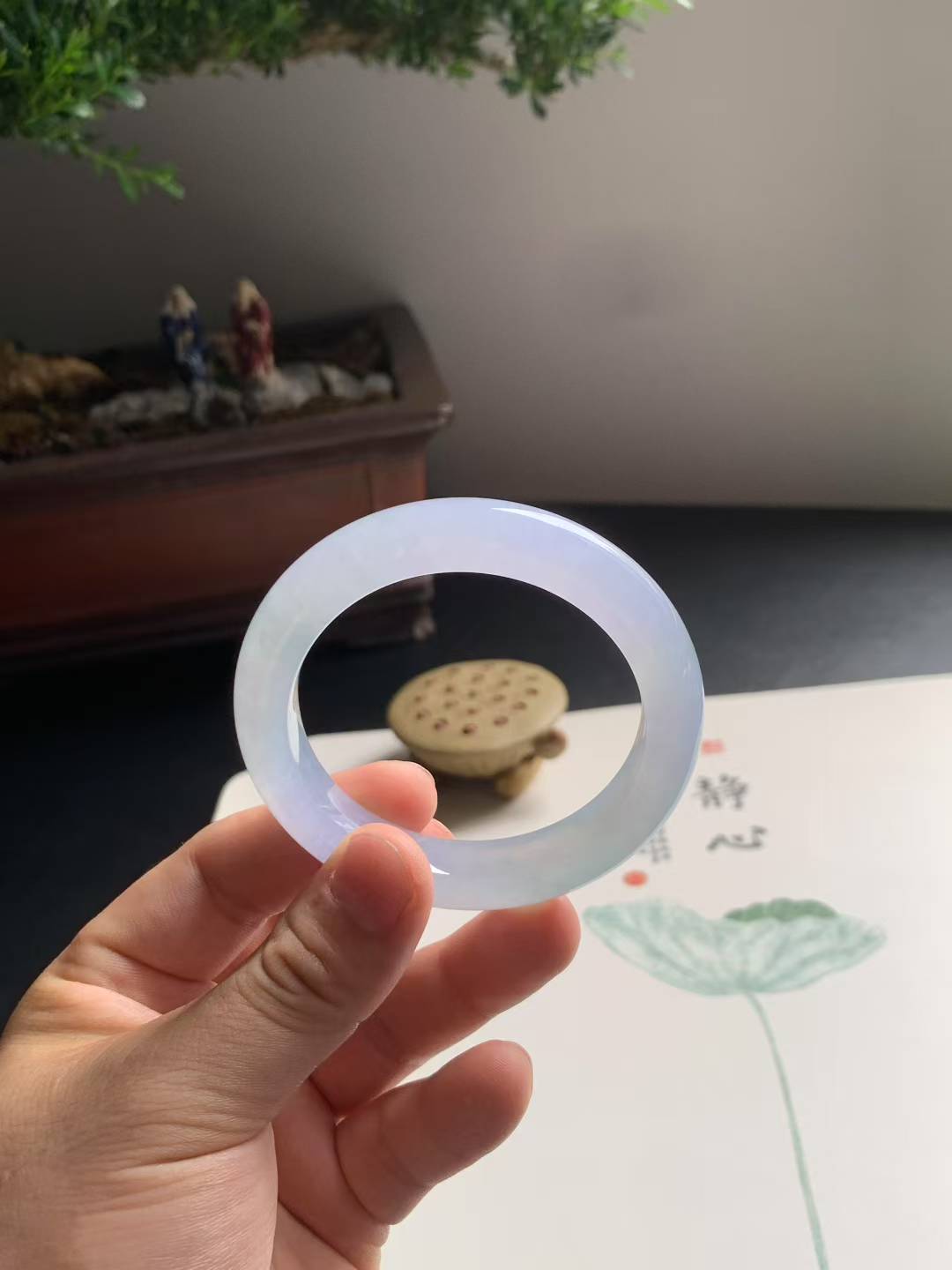 冰胶春彩正圈翡翠手镯