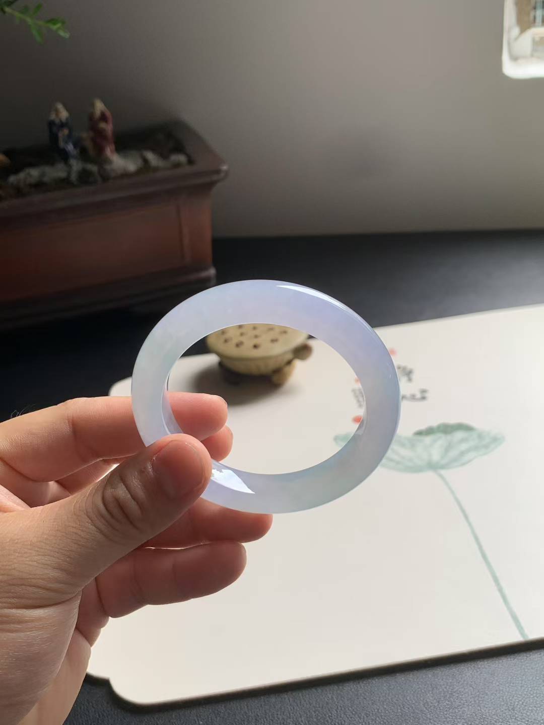 冰胶春彩正圈翡翠手镯