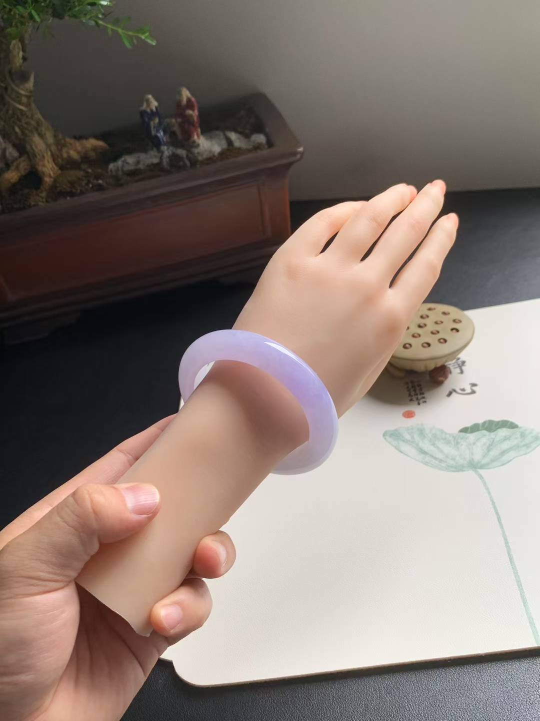 冰糯种紫罗兰正圈翡翠手镯