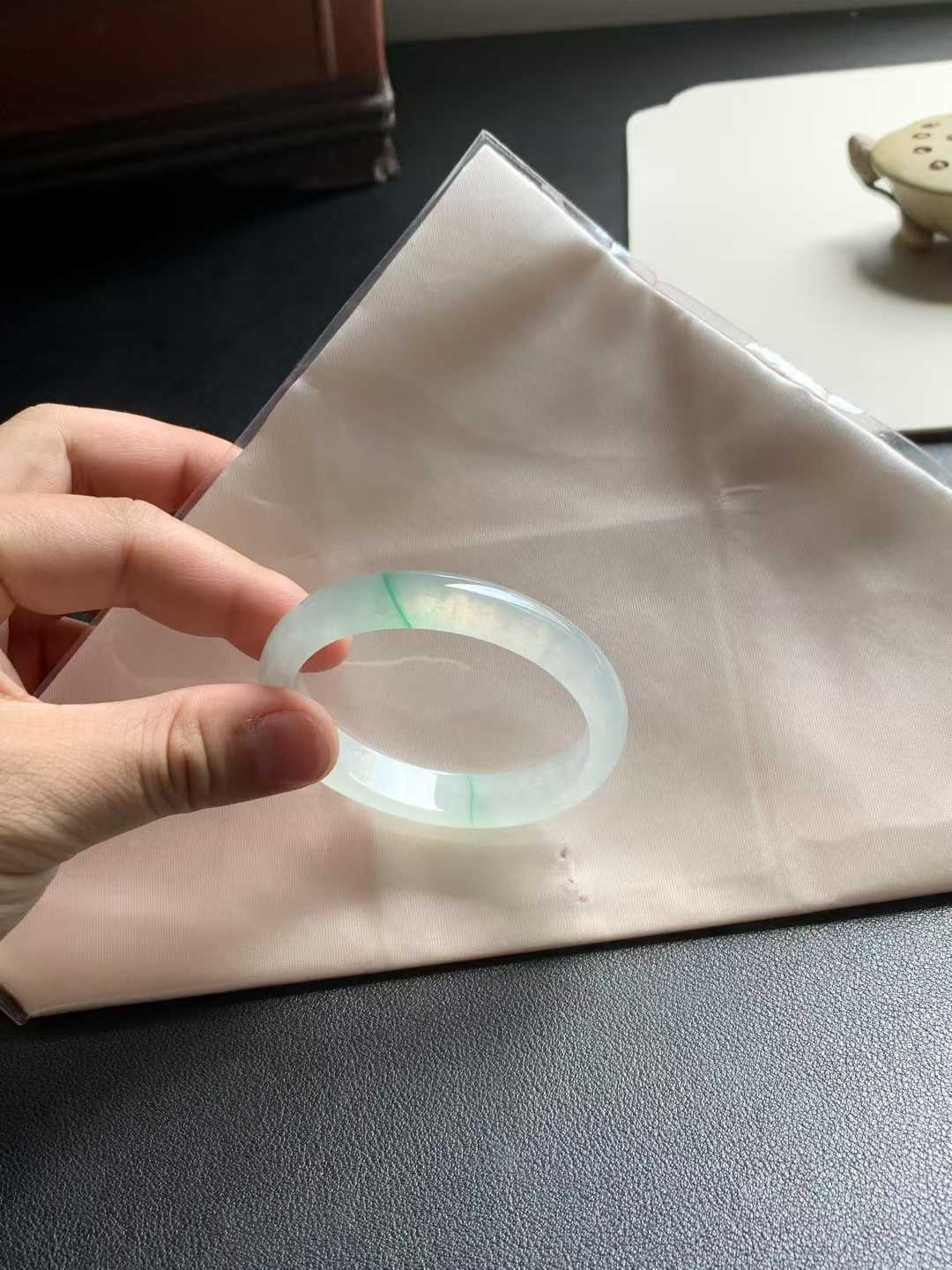 冰种金丝绿贵妃翡翠手镯