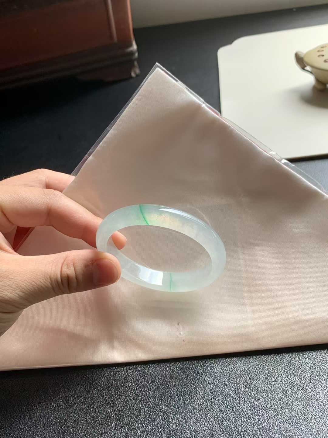 冰种金丝绿贵妃翡翠手镯