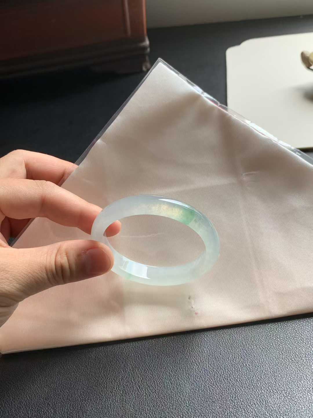 冰种金丝绿贵妃翡翠手镯