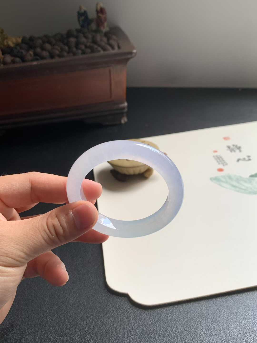 冰种粉紫正圈翡翠手镯