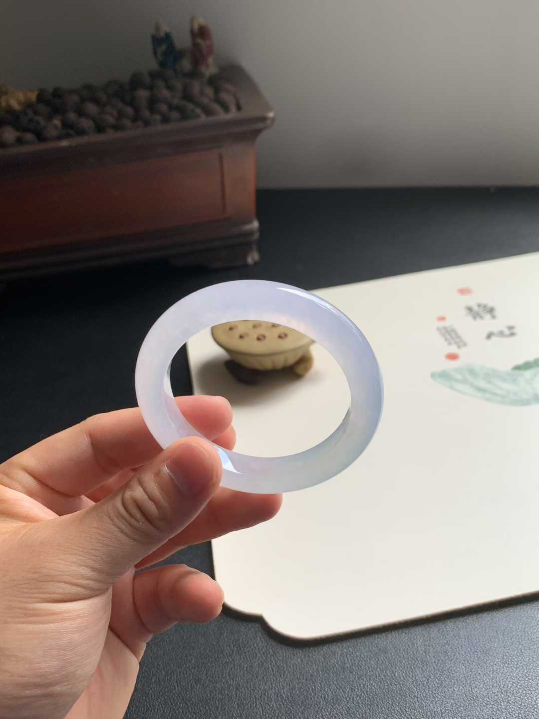 冰种粉紫正圈翡翠手镯