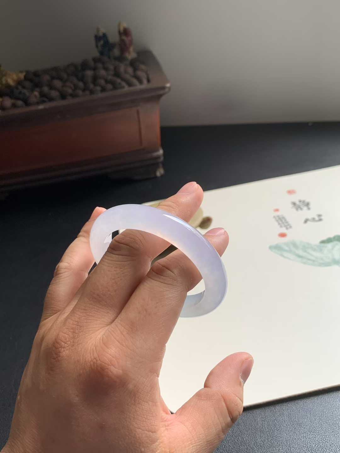 冰种粉紫正圈翡翠手镯